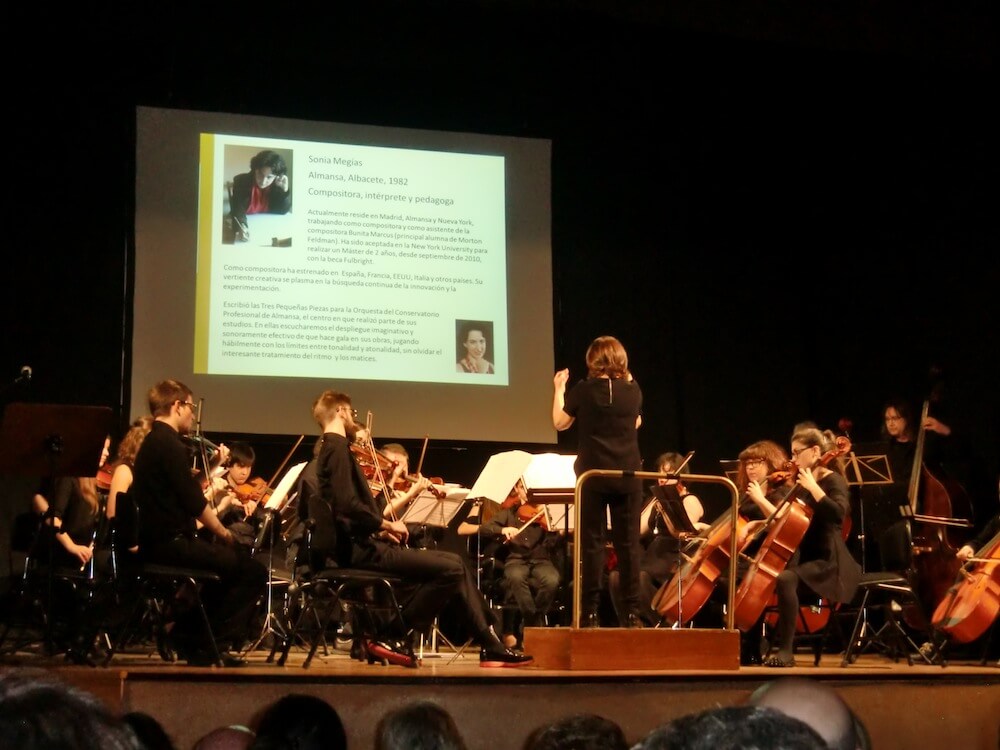 2015'III'14. 'Divertimento' por la orquesta Gaspar Cassadó - interpretación de la obra