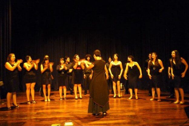 2012'VIII. El Salvador. Concierto de Vocal Cordis en un teatro de la zona - foto 2