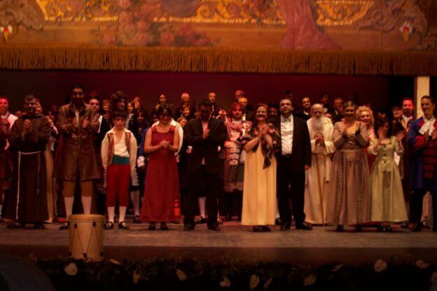 2007'XII. Almansa. Estreno de La mitad del camino en el Teatro Regio - saludos finales