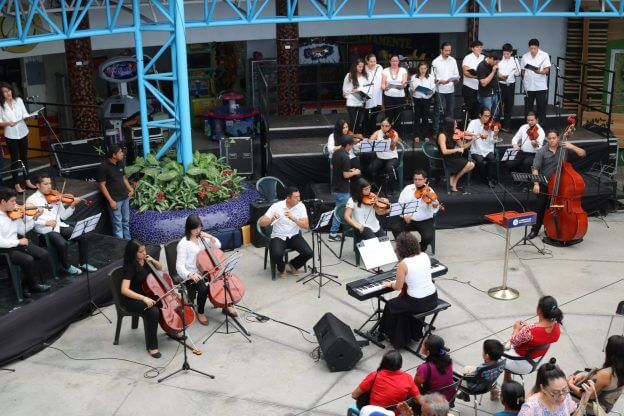 2017'II'21. San Salvador. Concierto en el Mercado Cuscatlán - concierto - 8
