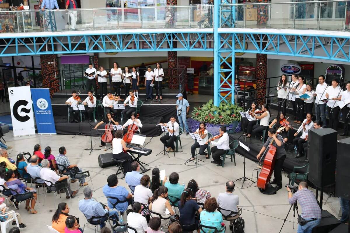 2017'II'21. San Salvador. Concierto en el Mercado Cuscatlán - concierto - 2